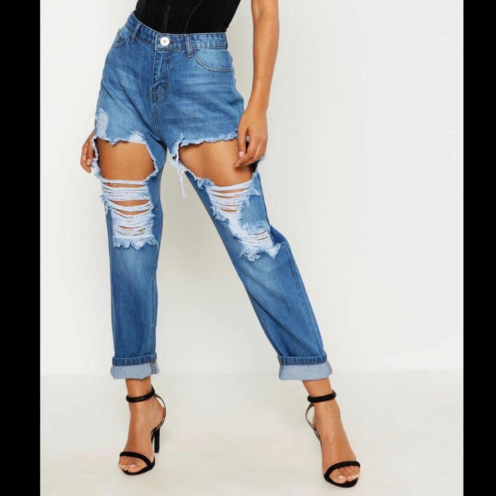 Boohoo Cropped Ankle Distressed High-Rise Mom Jean size 8